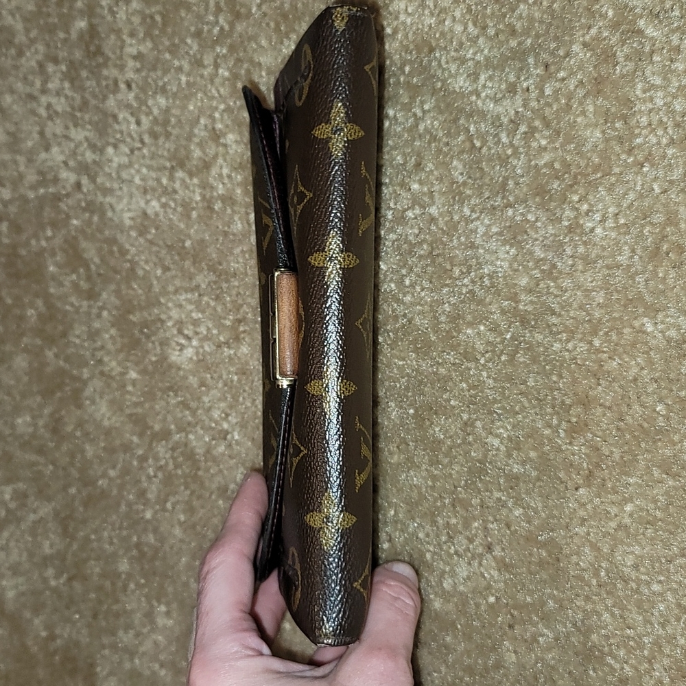 Authentic Louis Vuitton wallet - Picture 12 of 13